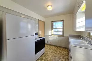 1104 S 107th St, West Allis, WI 53214 - Photo 5