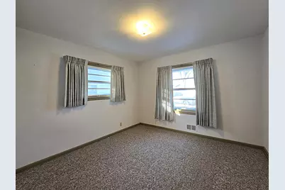 1104 S 107th St, West Allis, WI 53214 - Photo 19