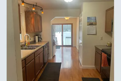 W242N4251  Swan Rd, Pewaukee, WI 53072 - Photo 9