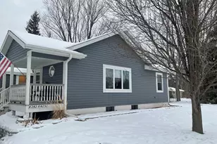 W242N4251 Swan Rd, Pewaukee, WI 53072 - Photo 1