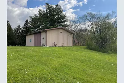 W242N4251  Swan Rd, Pewaukee, WI 53072 - Photo 17