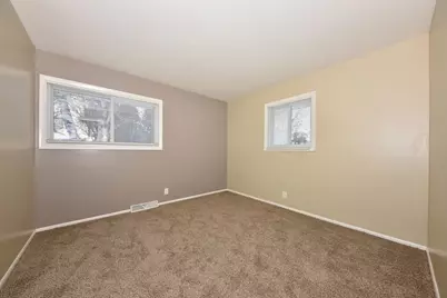 1010  Sunset Ridge Dr, West Bend, WI 53090 - Photo 27