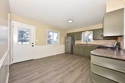 1010  Sunset Ridge Dr, West Bend, WI 53090 - Photo 9