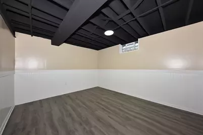 1010  Sunset Ridge Dr, West Bend, WI 53090 - Photo 15