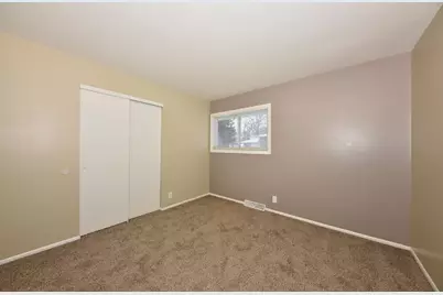 1010  Sunset Ridge Dr, West Bend, WI 53090 - Photo 31