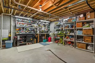 N54W16684 Ravenwood Dr, Menomonee Falls, WI 53051 - Photo 33