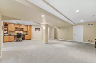 N54W16684 Ravenwood Dr, Menomonee Falls, WI 53051 - Photo 29