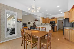 N54W16684 Ravenwood Dr, Menomonee Falls, WI 53051 - Photo 9