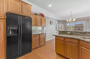 N54W16684 Ravenwood Dr, Menomonee Falls, WI 53051 - Photo 7