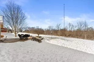 N54W16684 Ravenwood Dr, Menomonee Falls, WI 53051 - Photo 37