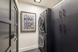 601 E Erie St, Milwaukee, WI 53202 - Photo 35