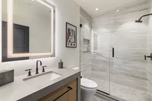 601 E Erie St, Milwaukee, WI 53202 - Photo 29