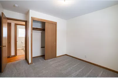 3401 W Wanda Ave, Milwaukee, WI 53221 - Photo 15