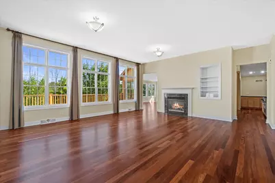 N37W22910  Wyndemere Dr, Pewaukee, WI 53072 - Photo 9