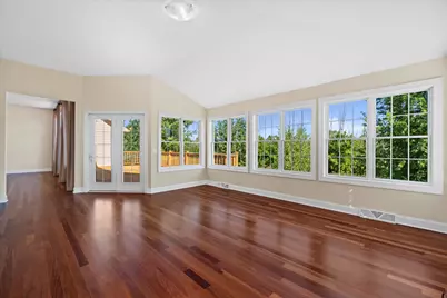 N37W22910  Wyndemere Dr, Pewaukee, WI 53072 - Photo 11