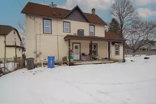 504 E Division St, Watertown, WI 53098 - Photo 11