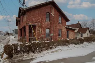 504 E Division St, Watertown, WI 53098 - Photo 3