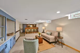 2472 N 73rd St, Wauwatosa, WI 53213 - Photo 21