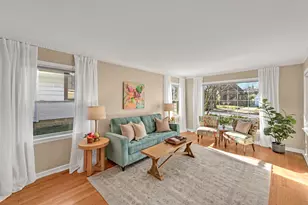 2472 N 73rd St, Wauwatosa, WI 53213 - Photo 7