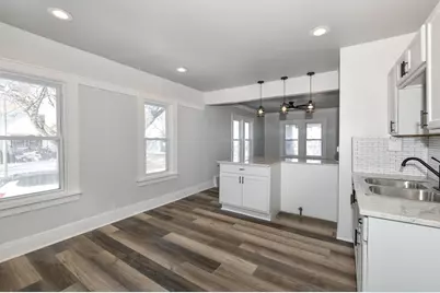 5327 W Wright St, Milwaukee, WI 53210 - Photo 9