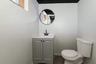 5327 W Wright St, Milwaukee, WI 53210 - Photo 25