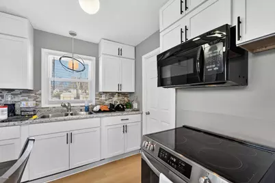 5720 W Thurston Ave, Milwaukee, WI 53218 - Photo 7