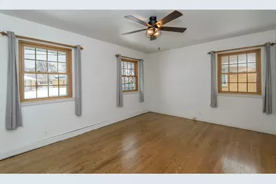 7028 W Crawford Ave, Milwaukee, WI 53220 - Photo 15