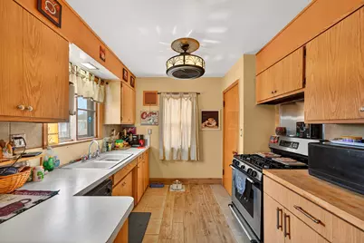 7849  Pershing Blvd, Kenosha, WI 53142 - Photo 11