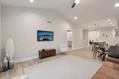 405  Falcon Ridge Dr #15, Burlington, WI 53105 - Photo 11