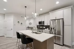 405 Falcon Ridge Dr, Burlington, WI 53105 - Photo 5