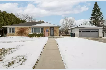 N87W15675  Belleview Blvd, Menomonee Falls, WI 53051 - Photo 1