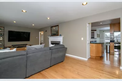 N87W15675  Belleview Blvd, Menomonee Falls, WI 53051 - Photo 5