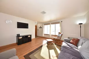 N89W15932 Cleveland Ave, Menomonee Falls, WI 53051 - Photo 3