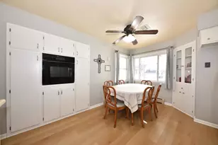 N89W15932 Cleveland Ave, Menomonee Falls, WI 53051 - Photo 5