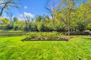 9615 W Huntington Dr, Mequon, WI 53097 - Photo 27