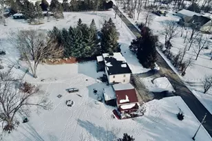 311 S Lapham Peak Rd, Delafield, WI 53018 - Photo 3