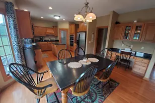 W150N7229 Paseo Ln, Menomonee Falls, WI 53051 - Photo 9