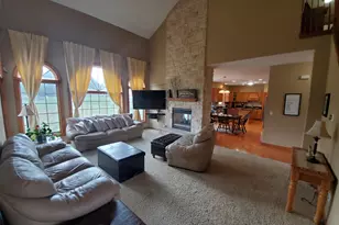 W150N7229 Paseo Ln, Menomonee Falls, WI 53051 - Photo 3