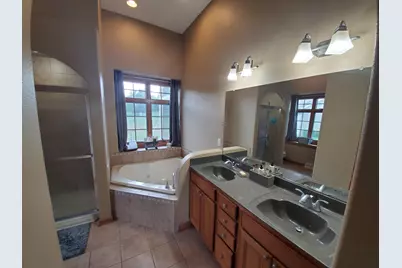 W150N7229  Paseo Ln, Menomonee Falls, WI 53051 - Photo 15