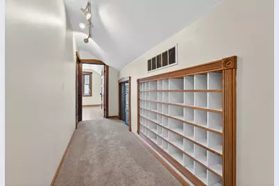 718 N 66th St, Wauwatosa, WI 53213 - Photo 11