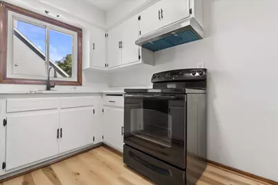 8148 S 88th St, Franklin, WI 53132 - Photo 11