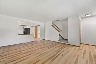 8148 S 88th St, Franklin, WI 53132 - Photo 3