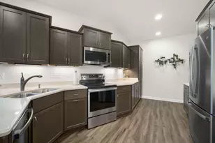 4417 Creekside Pass, Brookfield, WI 53005 - Photo 5