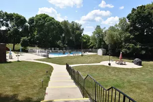 5253 N Lovers Lane Rd, Milwaukee, WI 53225 - Photo 25