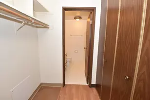 5253 N Lovers Lane Rd, Milwaukee, WI 53225 - Photo 17