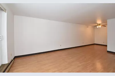 5253 N Lovers Lane Rd #219, Milwaukee, WI 53225 - Photo 5