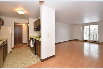 5253 N Lovers Lane Rd #219, Milwaukee, WI 53225 - Photo 7