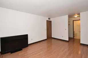 5253 N Lovers Lane Rd, Milwaukee, WI 53225 - Photo 15