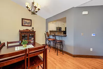 4869 S Forest Ridge Dr #17, New Berlin, WI 53151 - Photo 5