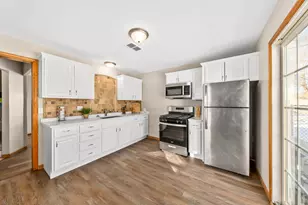 6136 W Oklahoma Ave, Milwaukee, WI 53219 - Photo 9